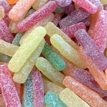 Zure Frietjes – Kleurrijke Winegums met Zure Smaak